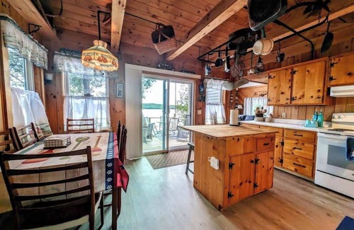 Sullivan House | Kayak Cabin on Flanders Pond