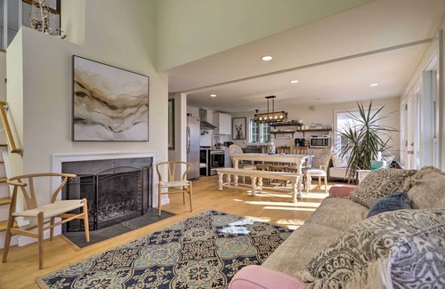 Kenyon House | Kayaks, Deck & Pond Access: Rhode Island Retreat!
