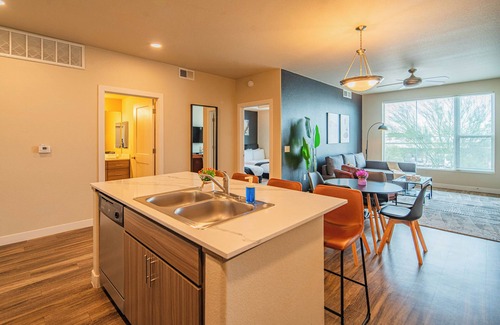 Tempe Apartment | KB - V on Broadway