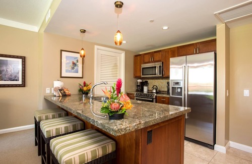 Honokowai Condo | KBM Resorts | Spacious 6-Bedroom Honua Kai Collection | Same Floor | Ocean & Mountain Views + 4 Free Rental Cars! HKH-229/36/8/40