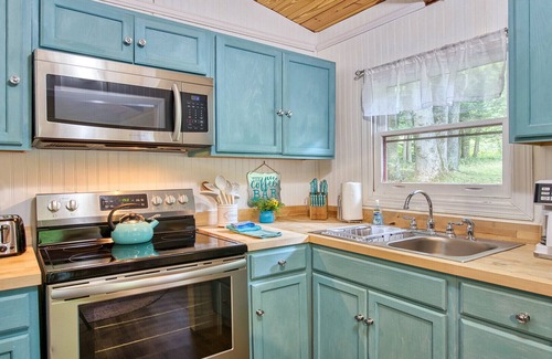 Cataloochee Ranch House | Keaton Creekside Cottage - Cozy, Charming, Incredible Location In Maggie Valley