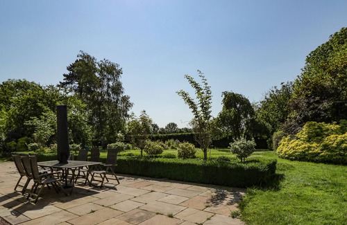 Broadwas Cottage | KEDGES FARMHOUSE, family friendly in St John's, Worcester