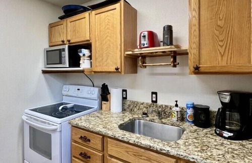 Baker City House | Keeper of the Valley, Pickleball! Large 5 Bdrm, Sleeps 10, Local Golfing 10% Off