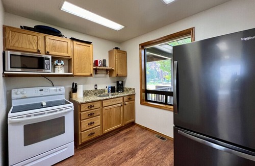 Baker City House | Keeper of the Valley, Pickleball! Large 5 Bdrm, Sleeps 10, Local Golfing 10% Off