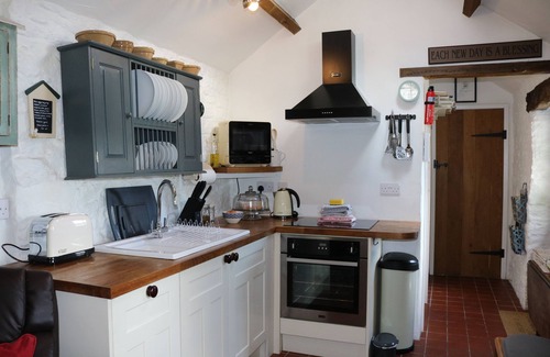 Sheldon House | Keepers Cottage - Cosy Peak District Retreat