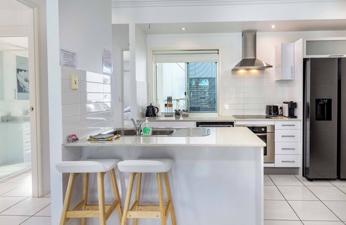 Bellara Apartment | Keith's on Sylvan Beach. Stylish 2BR unit with awesome Pumistone Passage views.