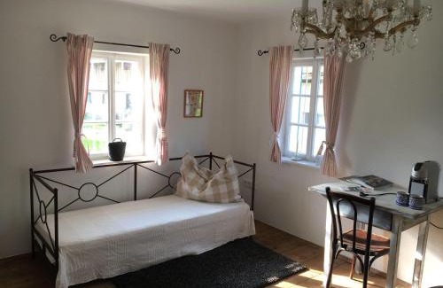 Sankt Martin im Sulmtal House | Kellerstoeckl-am-veganen-Bio-Lebenshof-nur-fuer-Hundefreunde-empfohlen