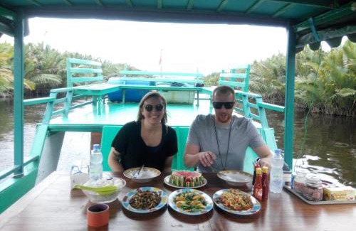 Kumai Boat Rental | Kelotok Orangutan Tanjung Puting