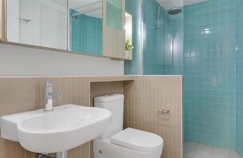Kelvin Grove Apartment | Kelvin Grove Sanctuary - 2BR 2BA w Private Balcony M13