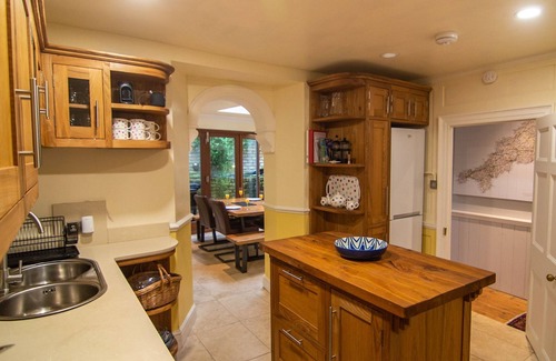 Kingsand Cottage | Kelvin House - sleeps 9 guests in 4 bedrooms