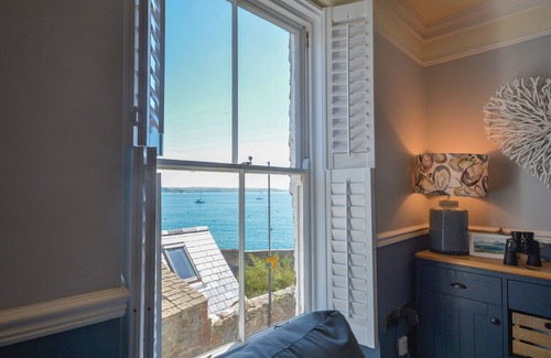 Kingsand Cottage | Kelvin House - sleeps 9 guests in 4 bedrooms
