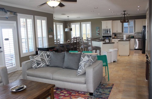 Clear Lake Shores House | Kemah Bay Retreat: Steps to Kemah Boardwalk, Bayfront, 216-ft Pier, Elevator, EV