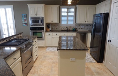Clear Lake Shores House | Kemah Bay Retreat: Steps to Kemah Boardwalk, Bayfront, 216-ft Pier, Elevator, EV