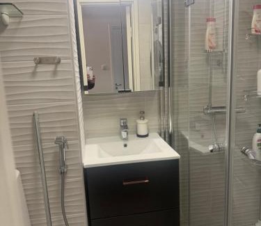 Kemi Apartment | Kemi city ll, near snowcastle, premium 3 rooms, kitchen , glazed balcony FREE PARKING