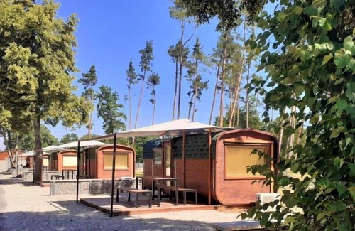 Hradec Kralove House | Kemp Stříbrný rybník by Interhome