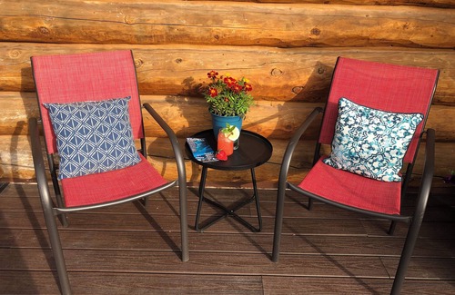 Sterling House | Kenai Wildlife Cabin - Cozy log home with mountain views. Pet friendly!