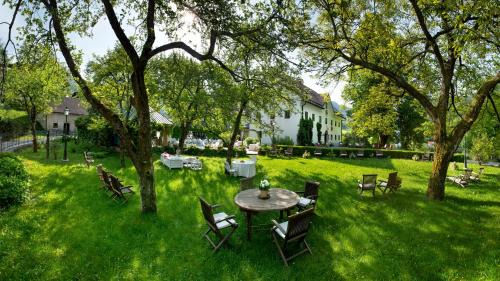 Spodnja Idrija Hotel | Kendov Dvorec