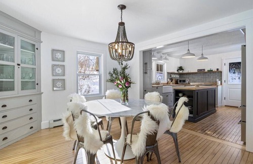 Kennebunk House | Kennebunk 5 Bedroom 3.5 Bathroom Cottage and Bunkhouse— Walk to Beach and Town!