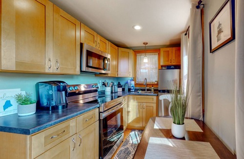 Kennebunk Cottage | Kennebunk coastal cottage, close to great beaches!