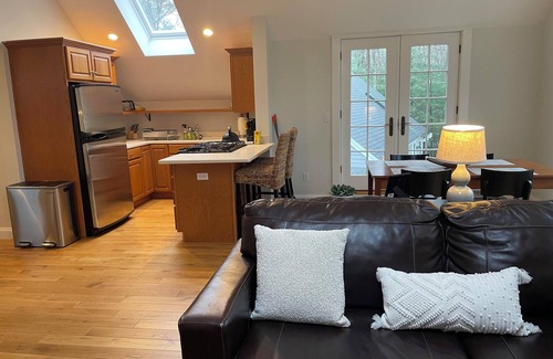Kennebunkport Apartment | Kennebunkport "Treehouse"