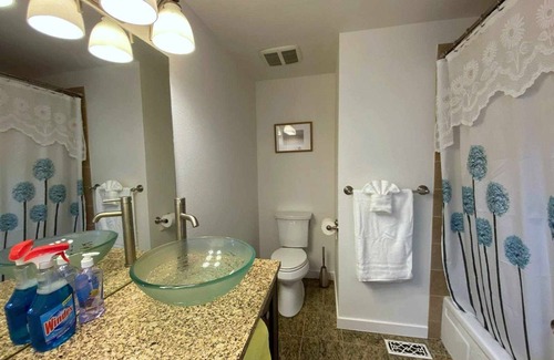 Covington House | Kent Upper Floor! No pets, SEVERE ALLERGIES