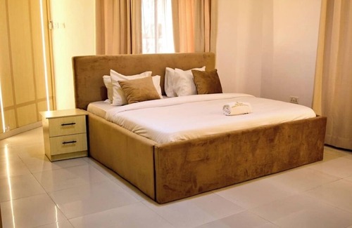 Lekki Phase 1 Apartment | Kentucky Homes : Luxury Double Room