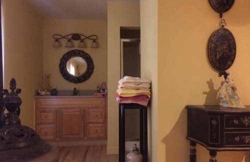 Gilbertsville House | Kentucky Lake Pool Home in Moors Resort Area
