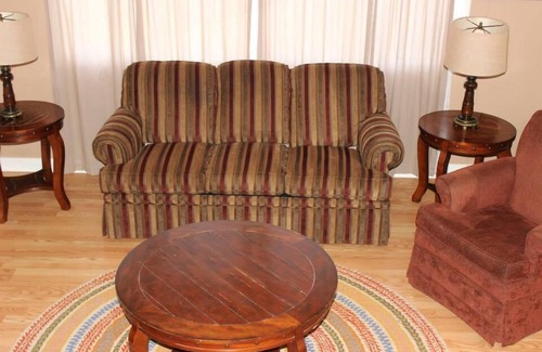 Gilbertsville Hotel | Kentucky Lake Resort & RV Park