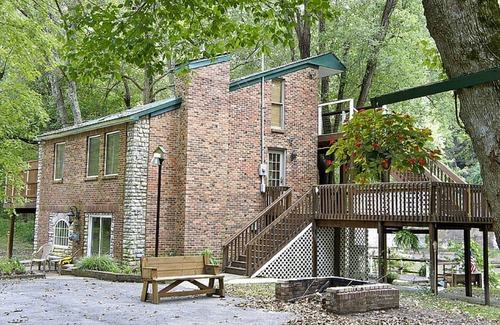 Lexington Cottage | Kentucky River Cottages ~ 2nd Floor Suite ~ On The Bourbon Trail!