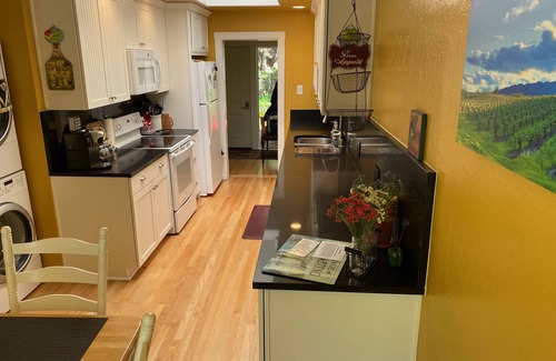 Kenwood House | Kenwood Cottage-Canyon & Creek Setting, No cleaning fee, Tesla Charger.