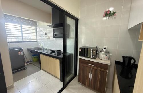 Bandar Menjalara Apartment | Kepong luxury 3 room 3-11 pax 3 min to desa park