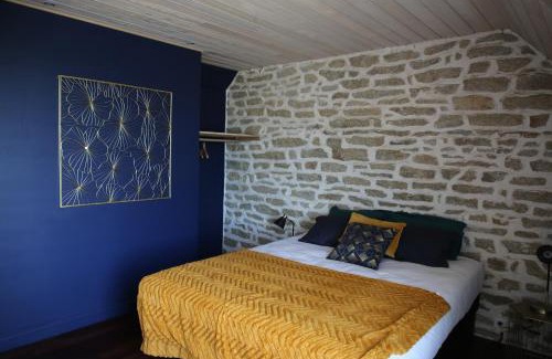 Saint-Guenole House | Ker Karreg (La Maison du Rocher)