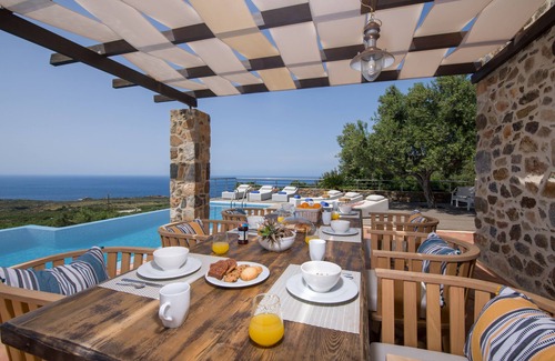 Livadia Villa | Keramoti Villas - Villa Ariadni - Outdoor Heated Jacuzzi - Heated Pool