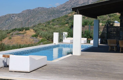 Livadia Villa | Keramoti Villas - Villa Aphrodite - Affordable luxury - Peace and Tranquility