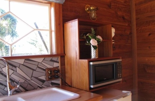 Kakahi House | Kereru Lodge Kakahi: Private and Peaceful Getaway