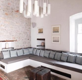 Hydra House | Keresbino Hydra Manor House