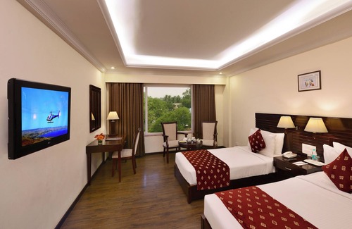Gadag-Betageri Hotel | Keshav Clarks Inn