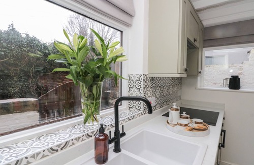 Stokesley Cottage | KESTREL COTTAGE, pet friendly, with open fire in Stokesley