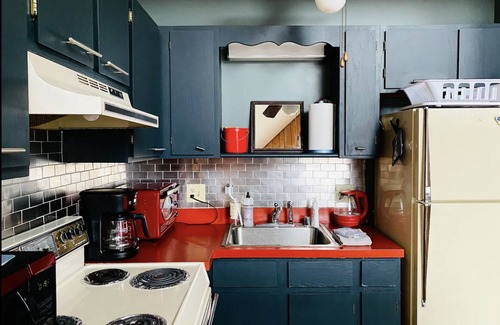 Bergton Ski Chalet | Ketchup and Mustard Mountain Chalet