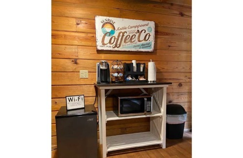 Eureka Springs Cabin | Kettle Cabin(#1) - 5 Minutes to Downtown!