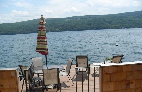 Hammondsport House | Keuka Lake Bungalow on Waters Edge - 1 Step & U R in the Lake