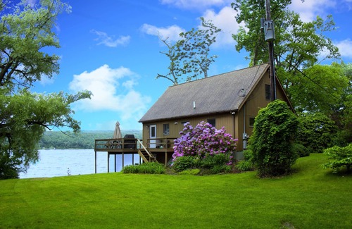 Town of Jerusalem Cottage | Keuka Lake! Vacationing at its best On 120 Feet Of Private Level Lakefront.