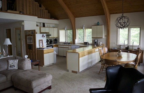 Town of Jerusalem House | Keuka Lakefront Serenity Splendor - Kayaks & Paddleboards included!