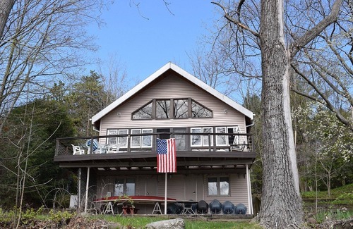Town of Jerusalem House | Keuka Lakefront Serenity Splendor - Kayaks & Paddleboards included!