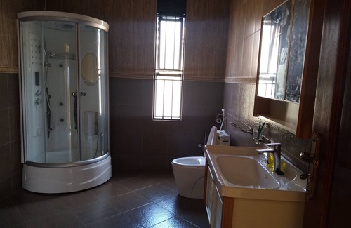 Kampala Villa | kevina house