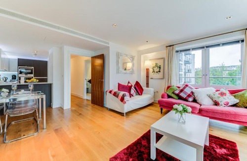 London Borough of Hounslow Apartment | Kew Bridge 2Bed 2Bath