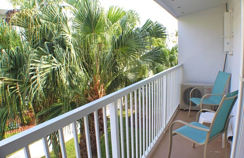 Key Colony Beach Apartment | Key Colony Beach Condo Ocean Front Complex, Private Beach, Heated Pool