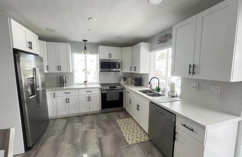 Doctor's Arm House | key Deer Retreat/direct gulf access/hot tub