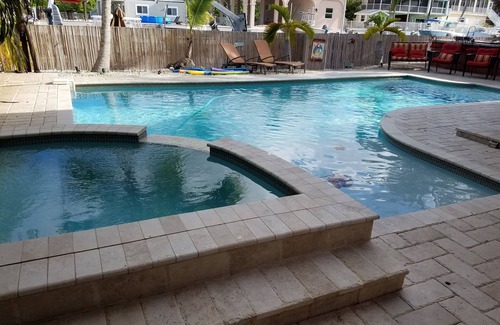 Ocean Isle Estates House | Key Largo 5/5, Pool, Jacuzzi, Outdoor Kitchen, Tiki Hut, 70 ft wide dock, Ocean