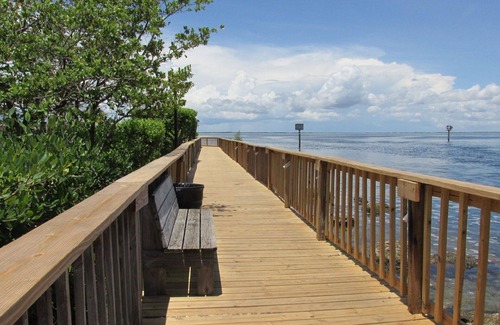 Cross Key Waterways Condo | Key Largo condo w/gorgeous sunset bay view available week of March 10-17, 2018